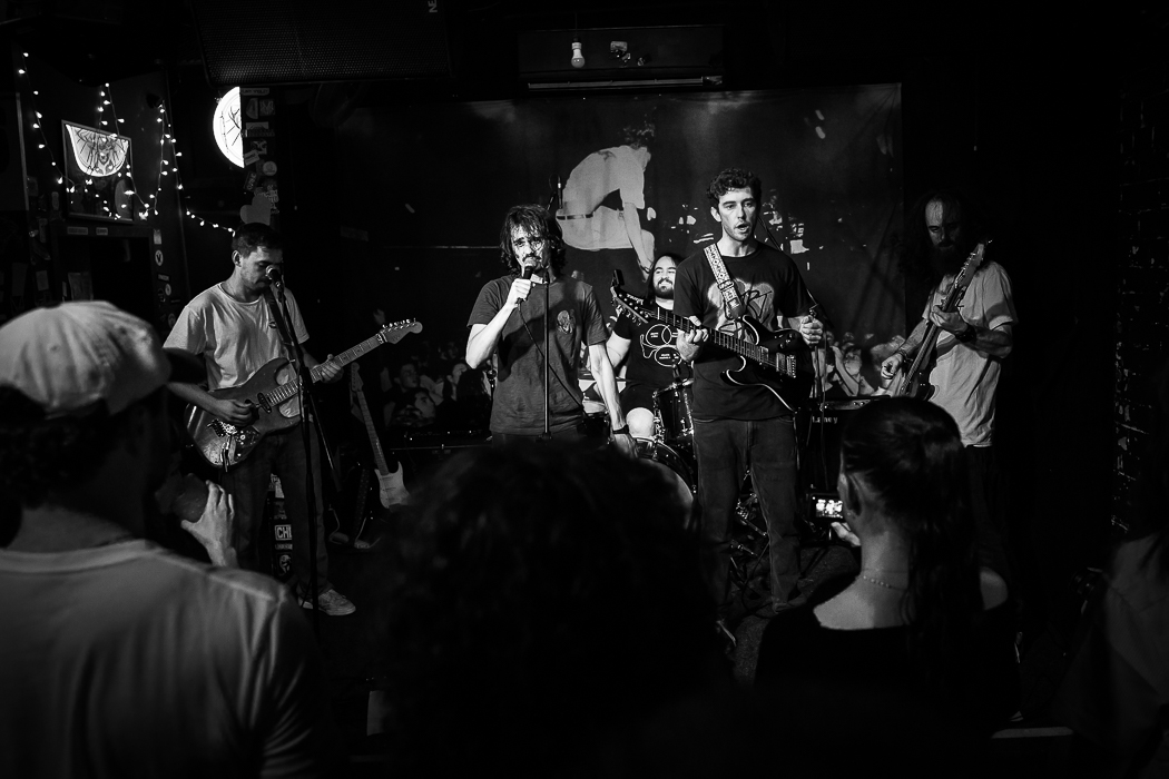 Fullband black and white
